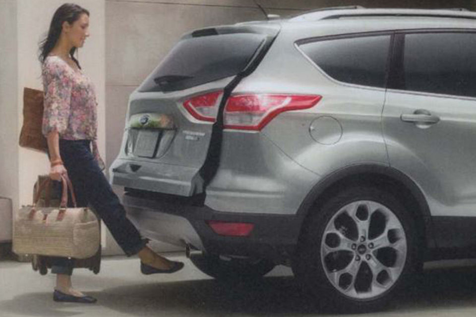2011 hands free liftgate