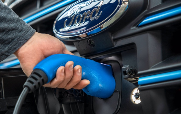 Man charging his Ford E-Transit